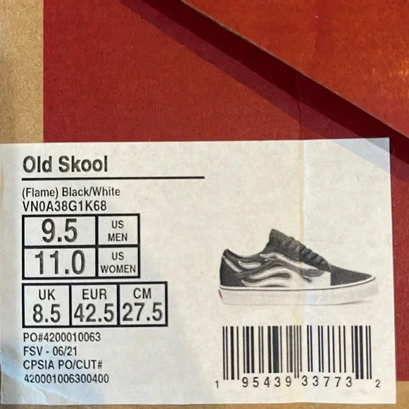 Vans Men’s Old Skool (Flame) Black/White
VN0A38G1K68
Sneakers - Picture 16 of 16